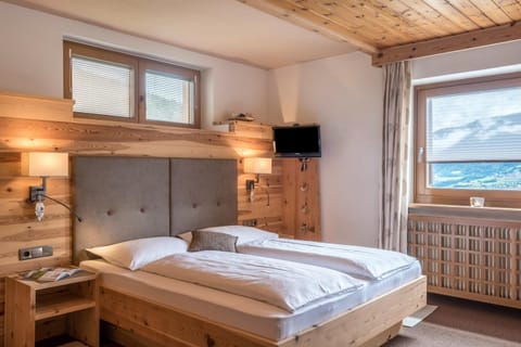 Property building, Living room, Bedroom