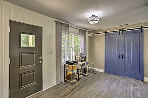 Family-Friendly Escape about 6 Mi to City Center! House in Chattanooga