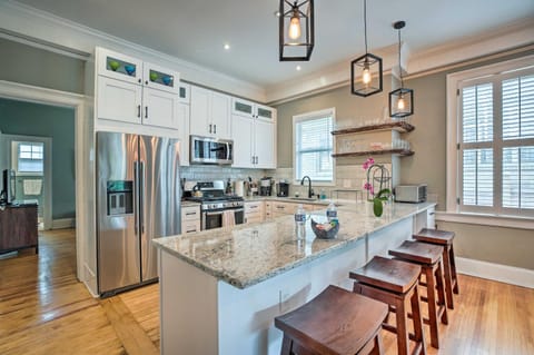 Charming Atlanta Apt - Walk to Piedmont Park! Apartment in Virginia Highland