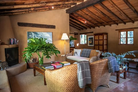 Exclusive Ranch in Valle de Bravo with Pool Villa in State of Mexico