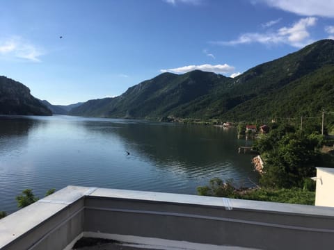 Balcony/Terrace, River view