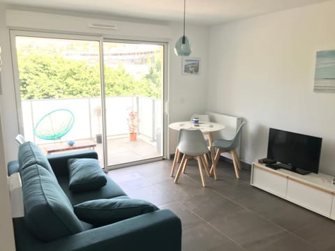 TV and multimedia, Living room, Dining area