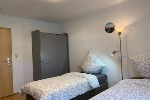 Beste Lage in Rostock: 2-Zimmerwohnung mit Balkon im 1.OG Apartment in Mecklenburg-Vorpommern, Germany