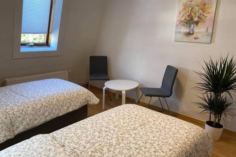 Beste Lage in Rostock: 2-Zimmerwohnung mit Balkon im 1.OG Apartment in Mecklenburg-Vorpommern, Germany