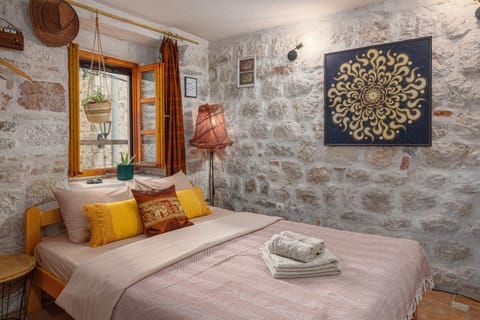 HealthyStudio512 Apartments Bed and Breakfast in Kotor