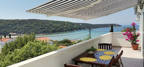 View (from property/room), Balcony/Terrace, Sea view