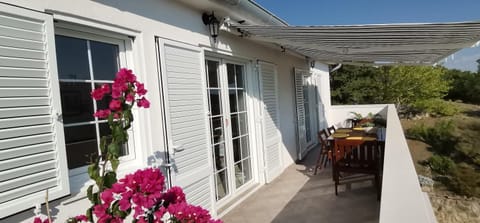 Balcony/Terrace, Garden view