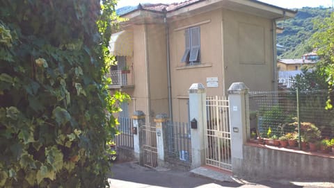 Casetta Stazione Filo di Arianna Apartment in La Spezia