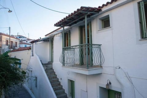 Property building, Facade/entrance, Neighbourhood, Street view