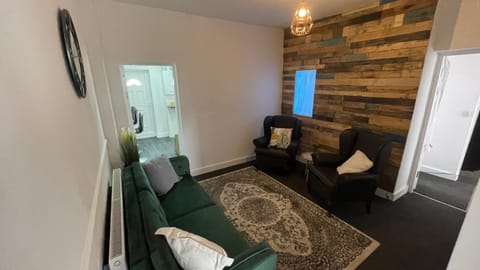 Living room, Photo of the whole room