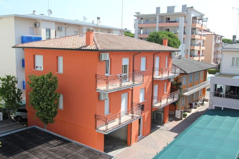 Property building, Neighbourhood, Parking