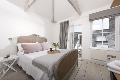 Bed, View (from property/room), Balcony/Terrace, Bedroom, towels