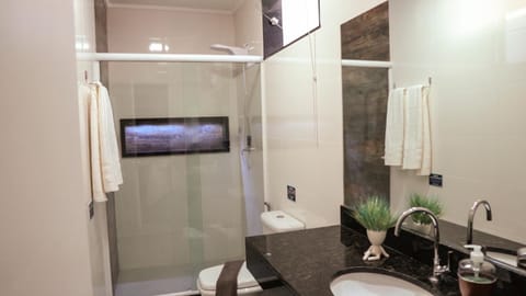 Shower, Toilet, Bathroom, towels