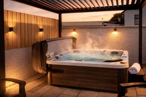 Patio, Hot Tub