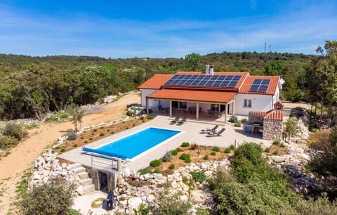 SEA VIEW VILLA *big pool * BBQ * direct sea access Villa in Lika-Senj County