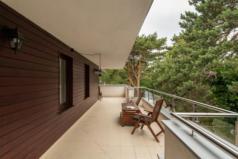 Property building, Spring, Day, View (from property/room), Balcony/Terrace