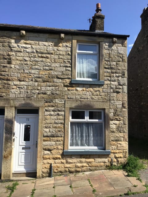 Cosy end terrace House in Lancaster