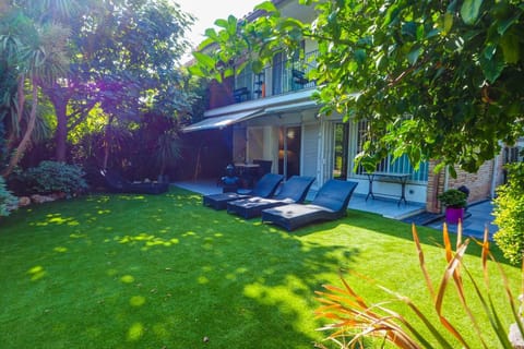Property building, Patio, Facade/entrance, Garden