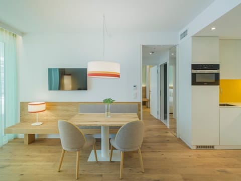 Kitchen or kitchenette, Living room, Decorative detail, Seating area, Dining area