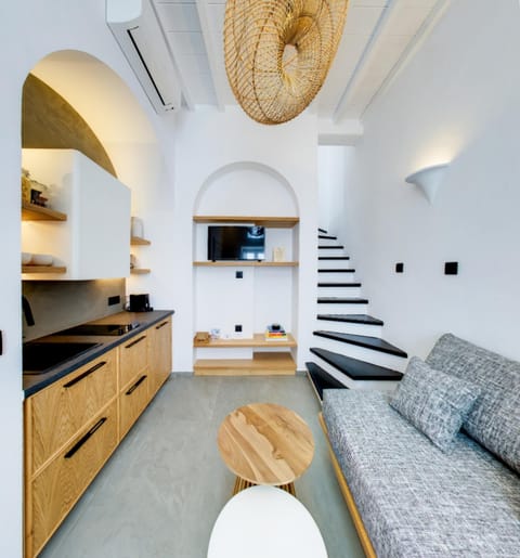 TV and multimedia, Coffee/tea facilities, Kitchen or kitchenette, Seating area
