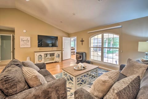 Holiday Island Home Fire Pit and Boat Parking! House in Carroll County