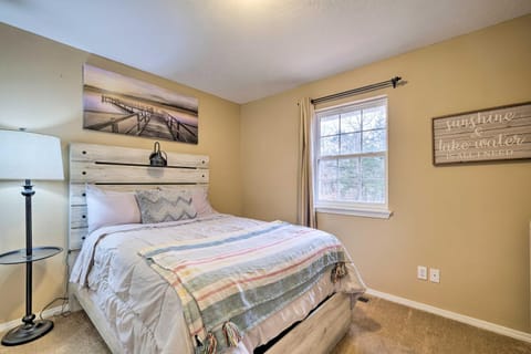 Holiday Island Home Fire Pit and Boat Parking! House in Carroll County