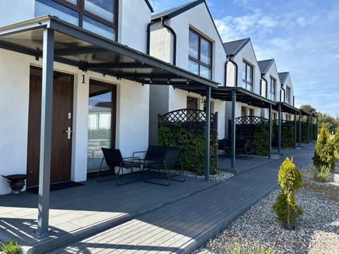 Property building, Patio, Day, View (from property/room), Balcony/Terrace, Seating area, towels