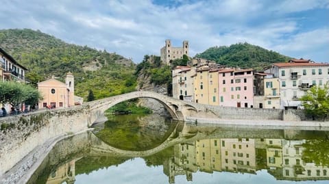 Le Bijou di Dolceacqua, per un momento memorabile. Apartment in Liguria
