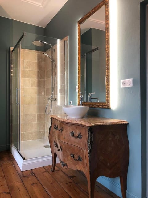 Les chambres Berguoises Chambre au coeur de Bergues Bed and Breakfast in Hauts-de-France