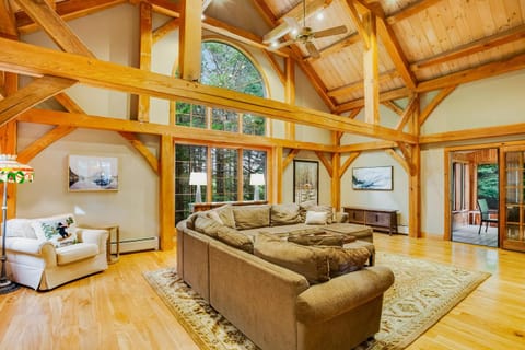 Glen Road Lodge House in Peru