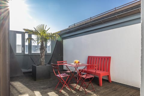 Patio, Balcony/Terrace, Seating area