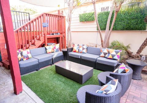 Patio, Balcony/Terrace, Seating area