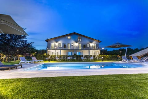 Property building, Night, Garden, Garden view, Pool view, Swimming pool, sunbed