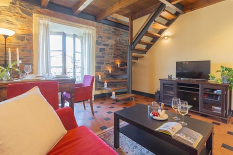 TV and multimedia, Living room, Seating area, Dining area, Evening entertainment