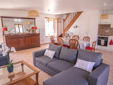TV and multimedia, Living room, Dining area, stove