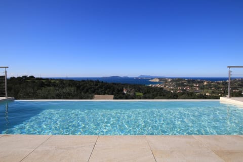 View (from property/room), Balcony/Terrace, Sea view, Swimming pool