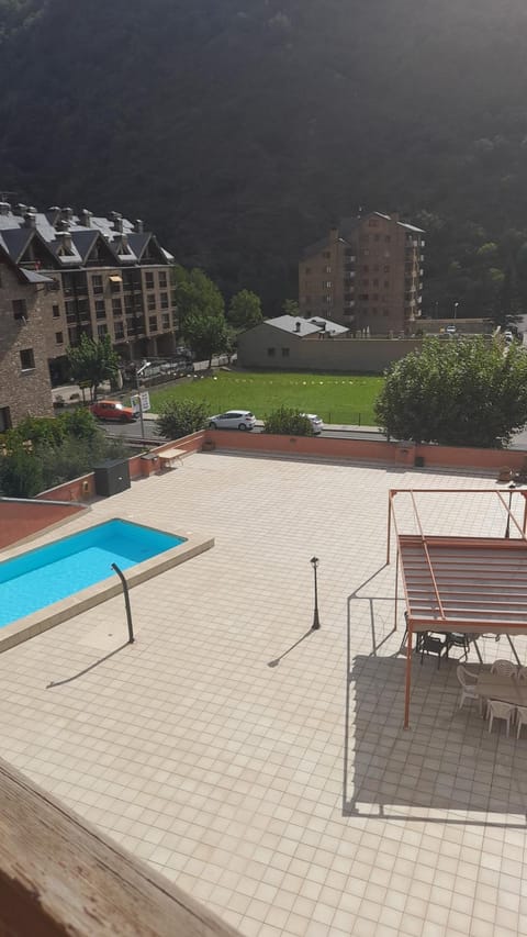 Mountain view, Pool view, Swimming pool