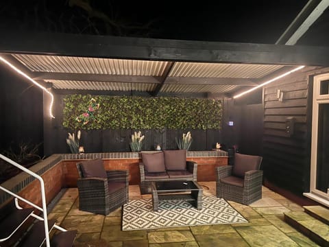 Luxury Woodlands Retreat, Countryside By The Coast Villa in Burgh le Marsh