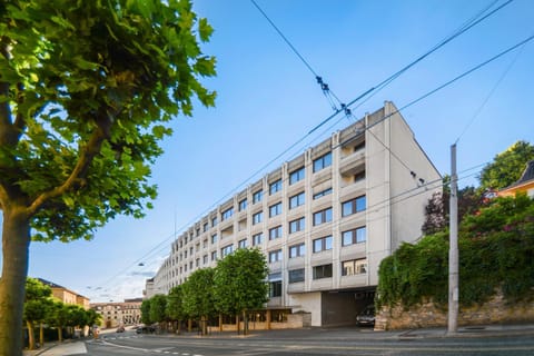 Property building, Day, Street view, Location