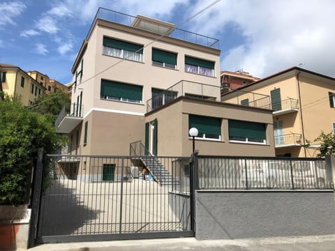 Property building, Facade/entrance