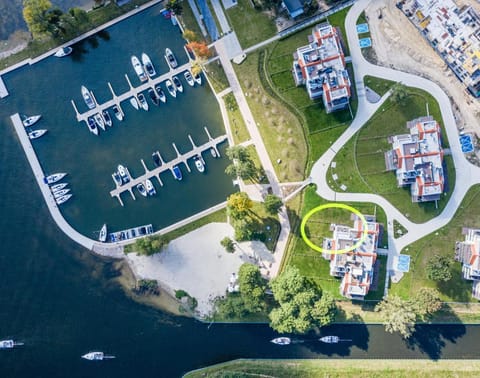 Off site, Neighbourhood, Bird's eye view, Balcony/Terrace, Lake view, Location