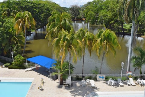 Garden view, Lake view, Pool view