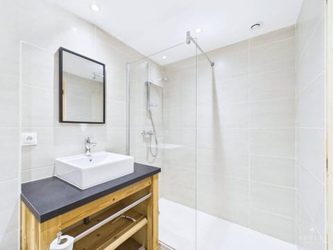 Chalet moderne, jacuzzi, sauna, 12 pers, proche pistes - FR-1-398-636 Chalet in Montvalezan