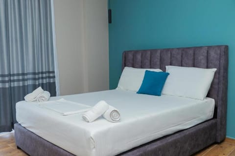 Bed, Photo of the whole room, towels