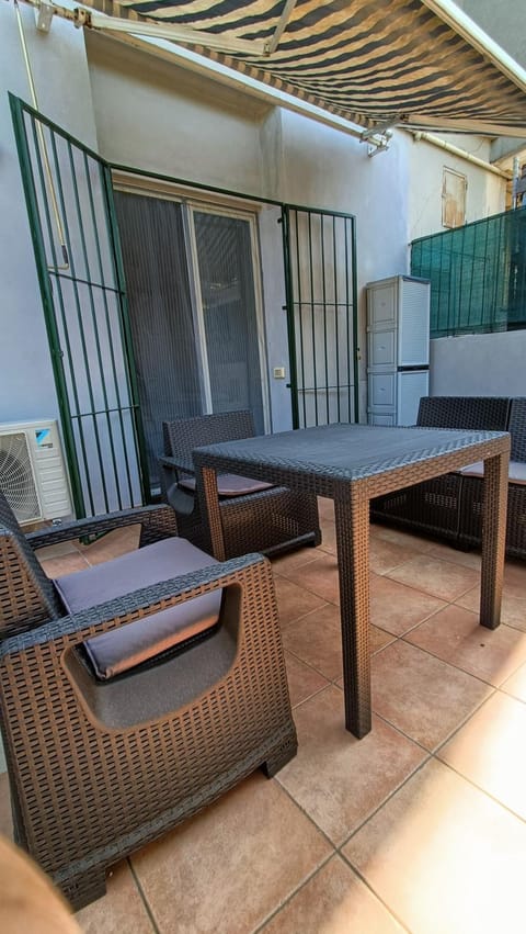 Balcony/Terrace, Dining area