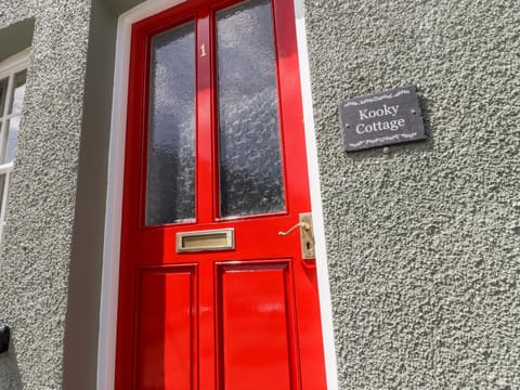 Kooky Cottage House in Brecon