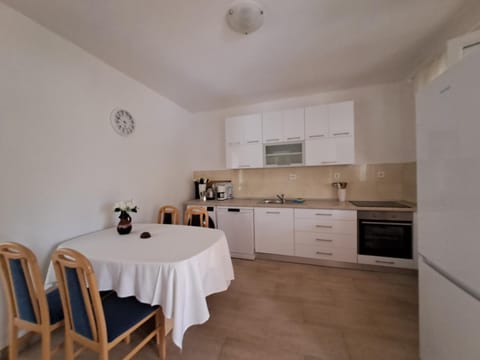 Apartment Fjaka Apartment in Vis