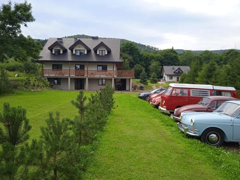 Property building, Spring, Parking