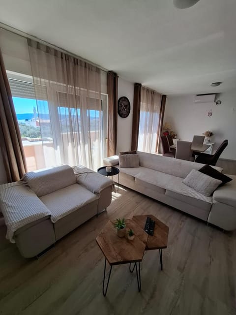 Apartman with Adriatic view "Biočić" Apartment in Šibenik-Knin County, Croatia