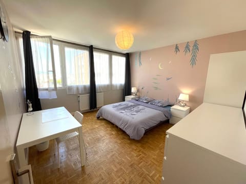 Chambre Privée en Colocation Villeurbanne Métro Bonnevay Bed and Breakfast in Villeurbanne
